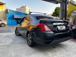 
										Nissan Versa SL full									