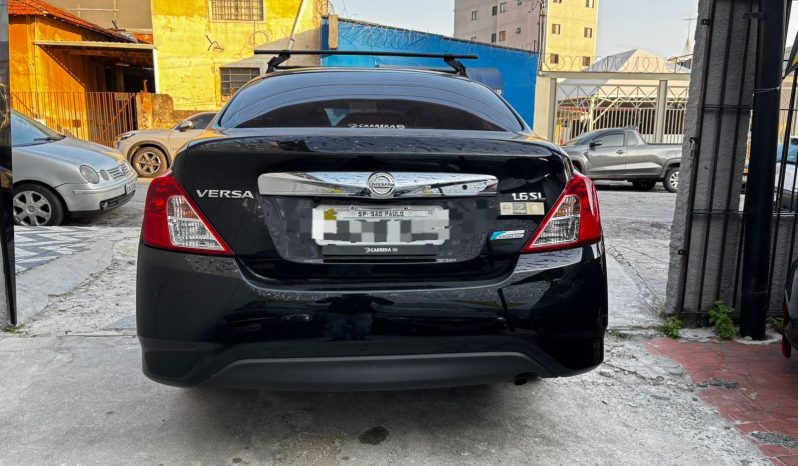 
								Nissan Versa SL full									