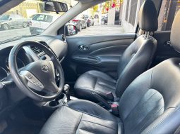 
										Nissan Versa SL full									