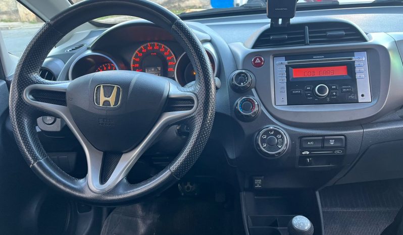 
								HONDA FIT LX full									